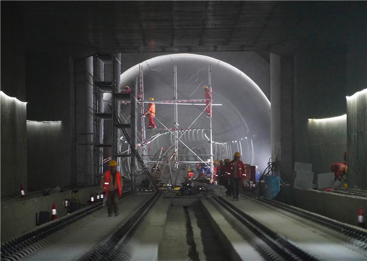 京张高铁清华园隧道具备铺轨条件-中国网地产