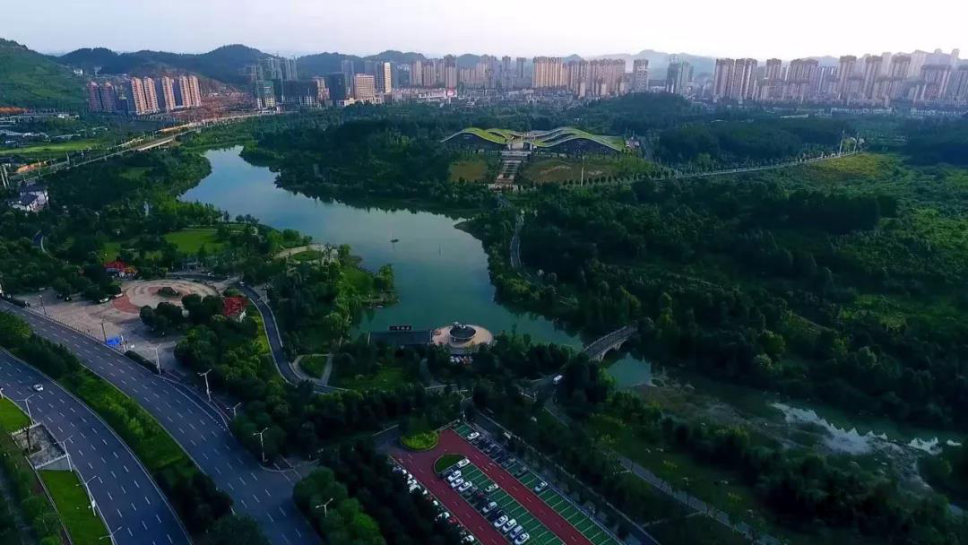 碧桂园·云著名邸：千亩生态 依山水而居-中国网地产