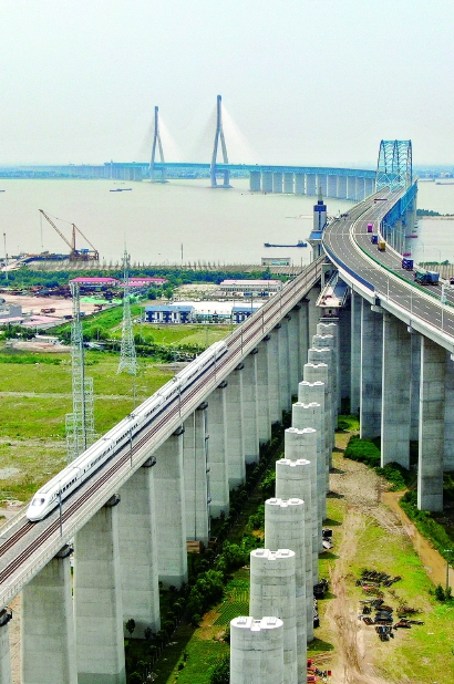 主跨千米级、领跑世界的超级工程 沪苏通长江公铁大桥通车-中国网地产